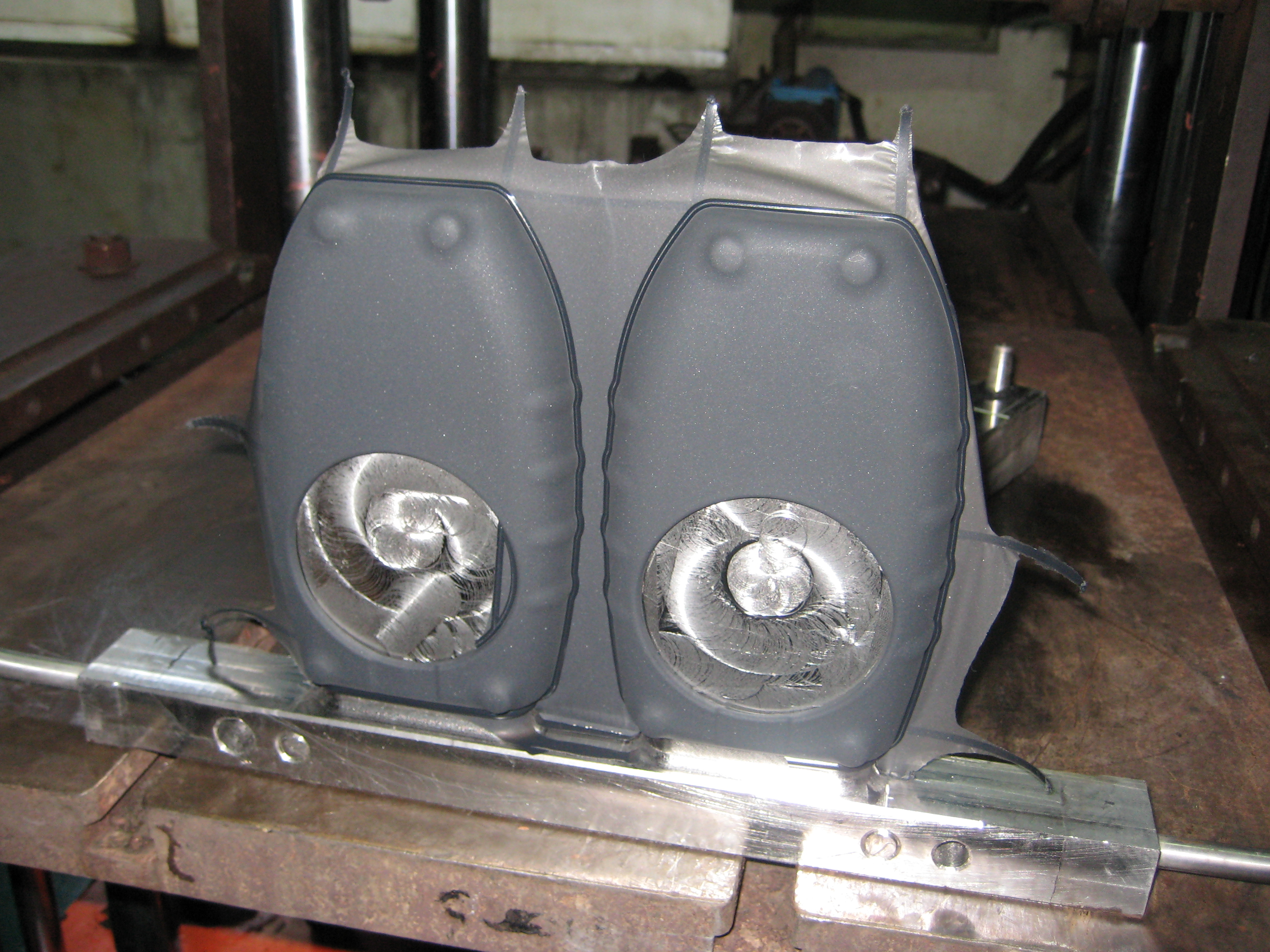 mold for rubber cap